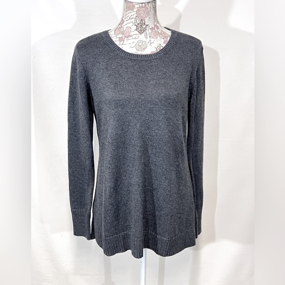 H by HALSTON Charcoal gray crew neck sweater size‎ S. - Picture 1 of 13